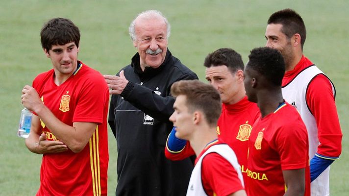 Telediario 1 - La Roja ya está en su cuartel de Austria