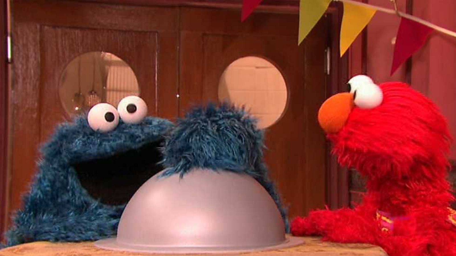 La carrera del vestíbulo - El Hotel Furchester | Ver