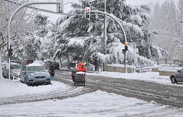 - León, paralizada por la nieve