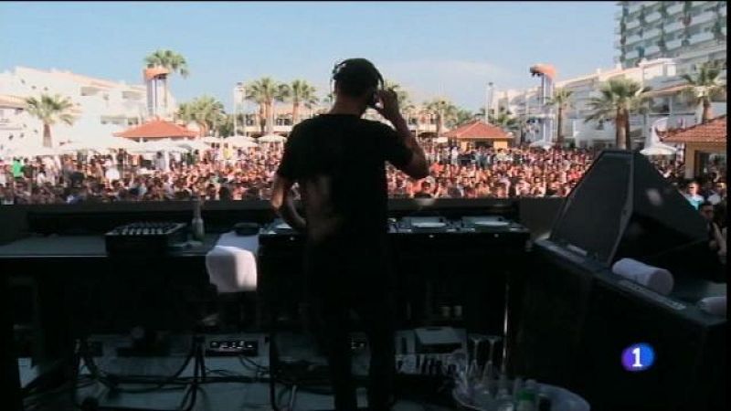 Obren les discoteques a Eivissa