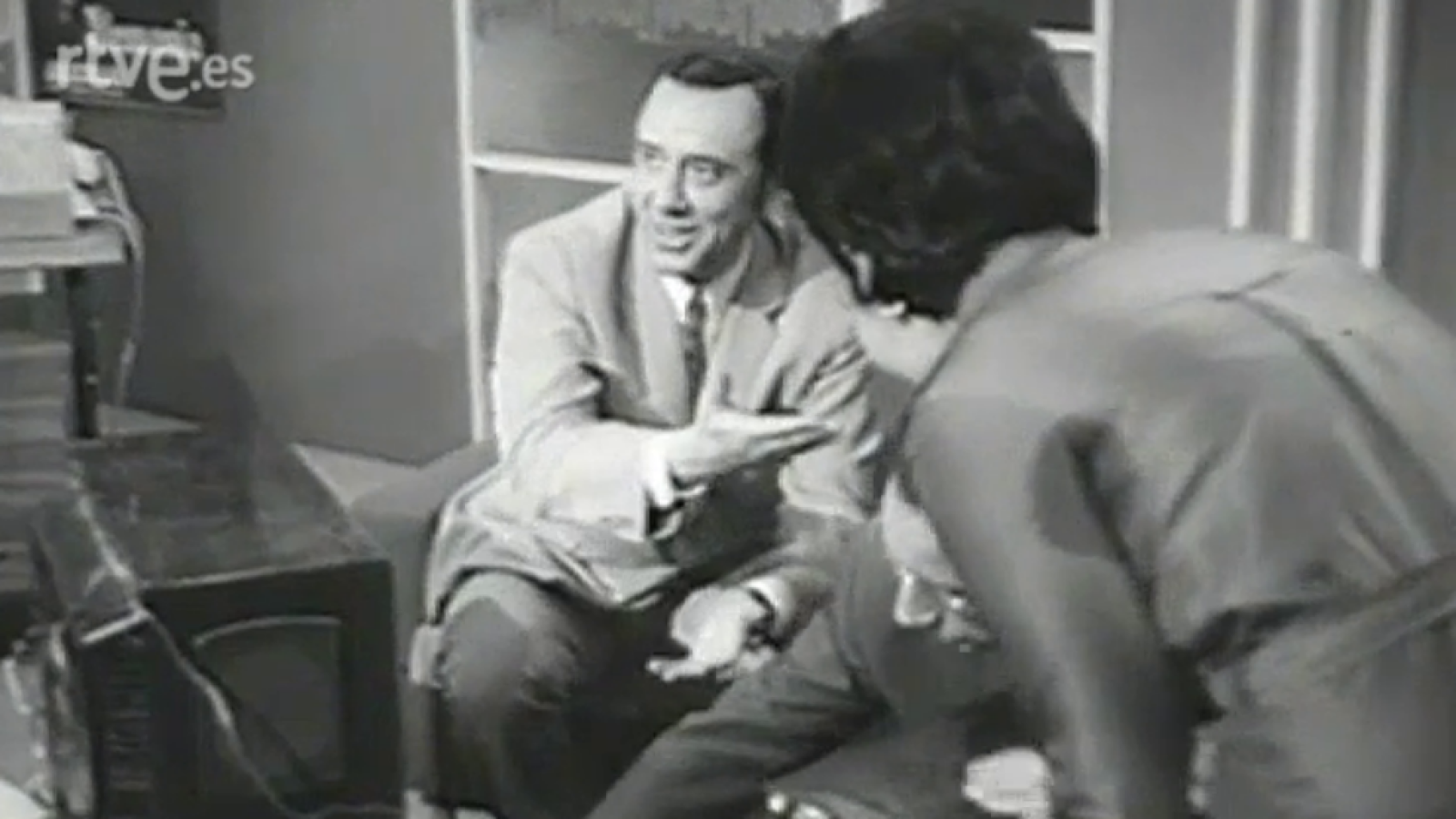 Ayer - Para un barrido, para un fregado (La televisión)