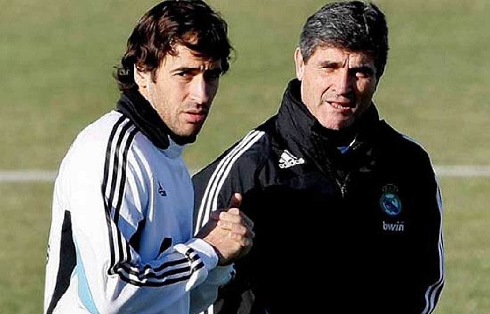 Juande Ramos apuesta por las dobles sesiones de entrenamiento, a las que vuelven Robben y Marcelo y se cae de nuevo Sneijder por lesión.