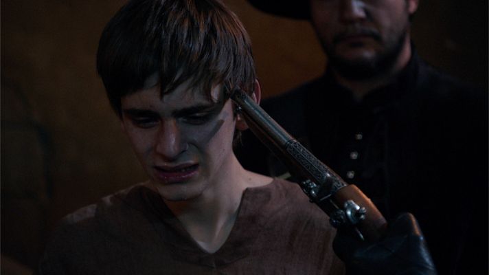 Águila Roja - El Comisario obliga a Alonso a ejecutar a su padre