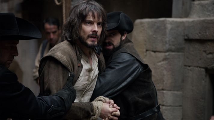 Águila Roja - El Comisario, loco de celos, detiene a Gonzalo