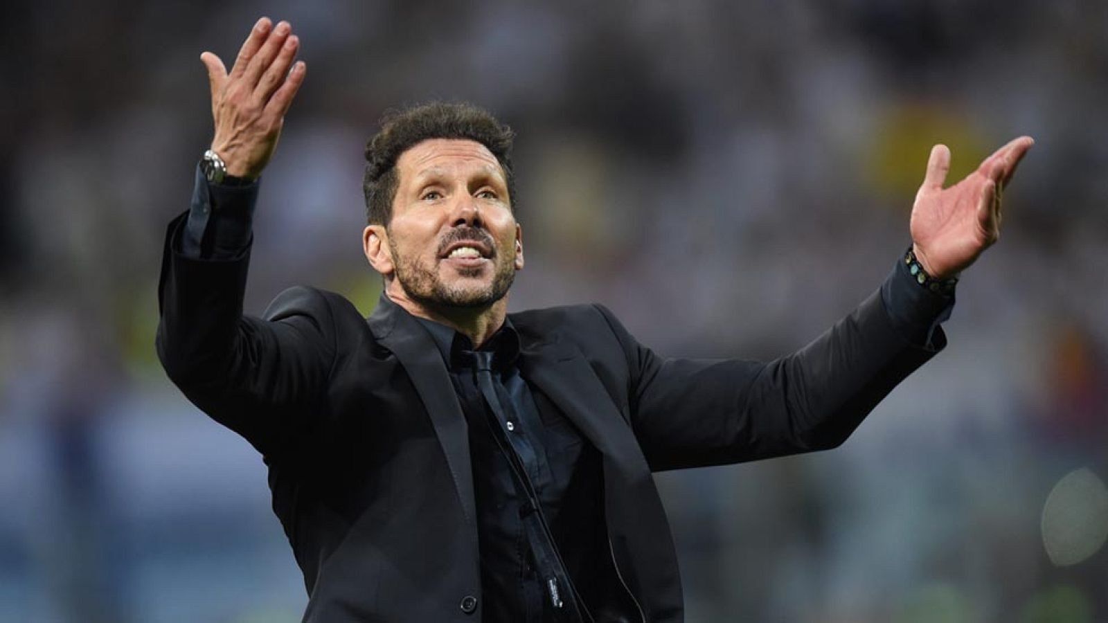 Miles de aficionados aclaman al Atlético y Simeone: "Cholo quédate" | Ver