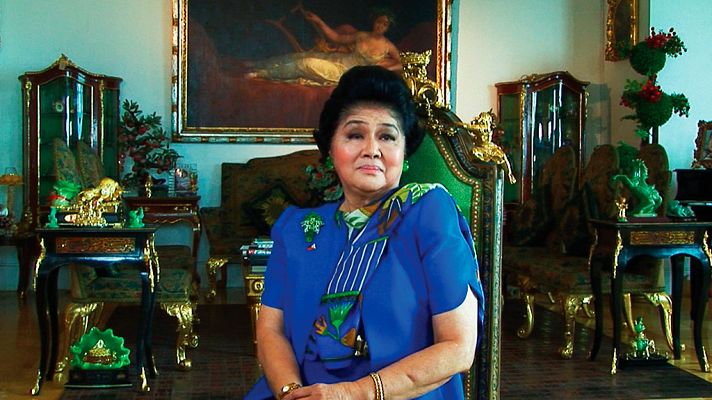 Documenta2 - Las esposas de los dictadores: Las ilusionistas