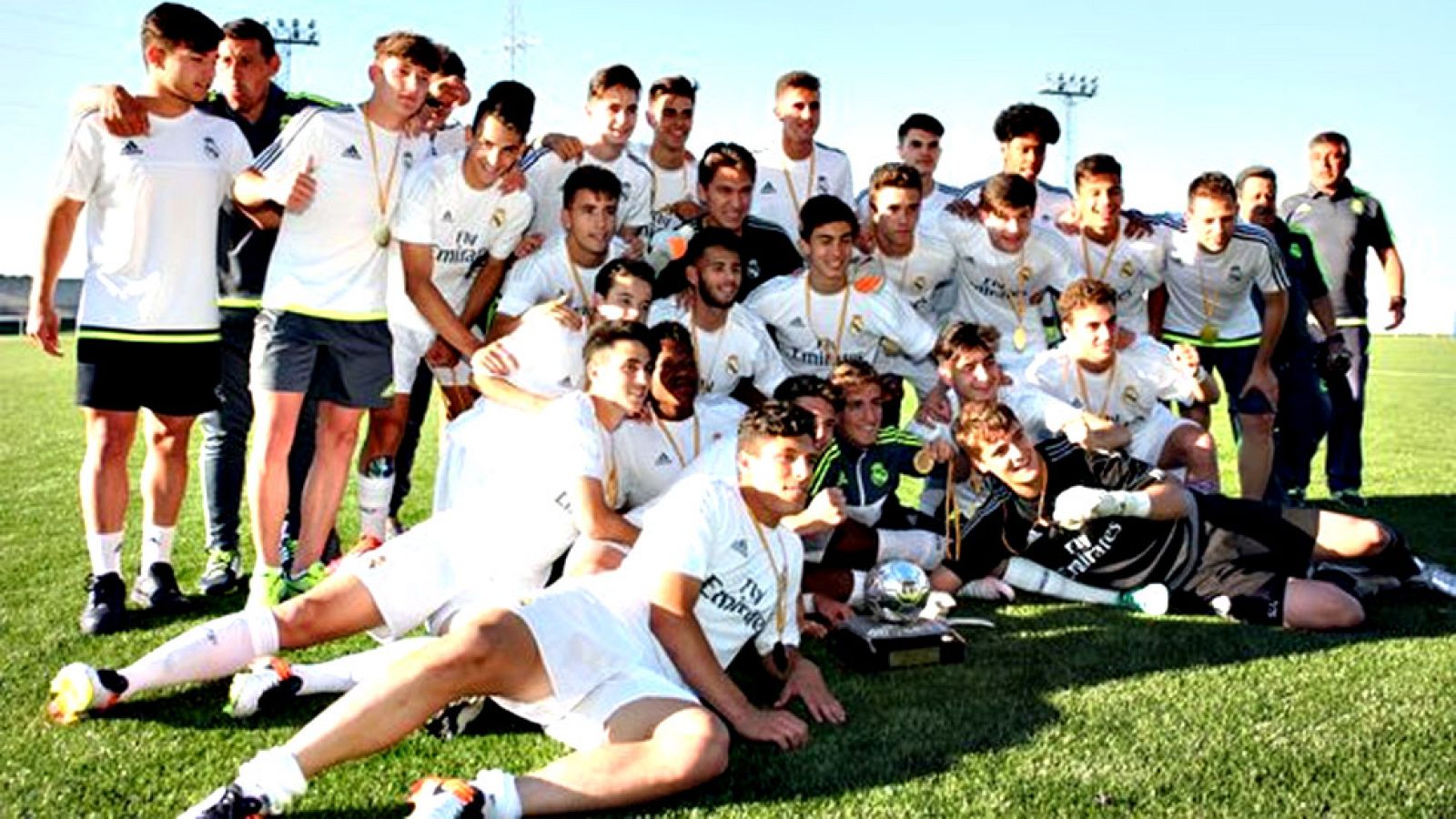 El Real Madrid se ha proclamado este miércoles campeón del Mundial de clubes Sub-17 tras imponerse al Palmeiras brasileño en la tanda de penaltis (5-4), en una final celebrada en el Campo de Municipal de La Aldehuela (Fuenlabrada). El conjunto dirigi