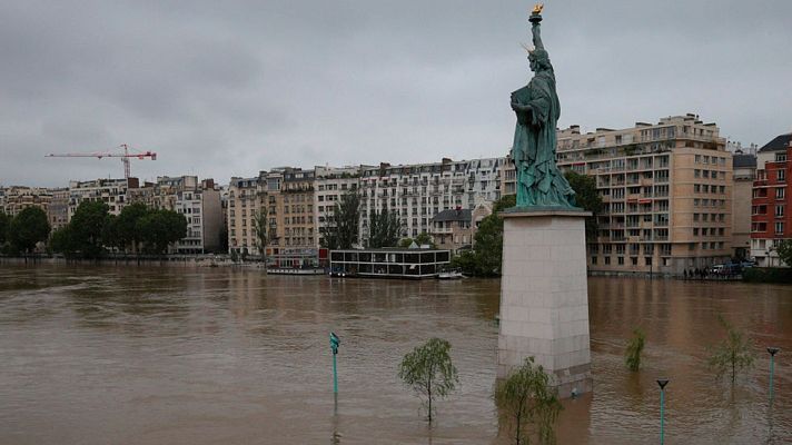 Telediario 1 - El río Sena anega París