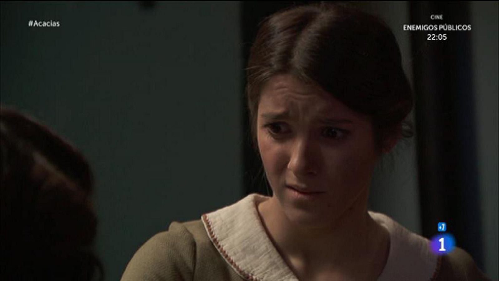 Acacias 38 - Fátima anima a Casilda a ganarse los cuartos como prostituta