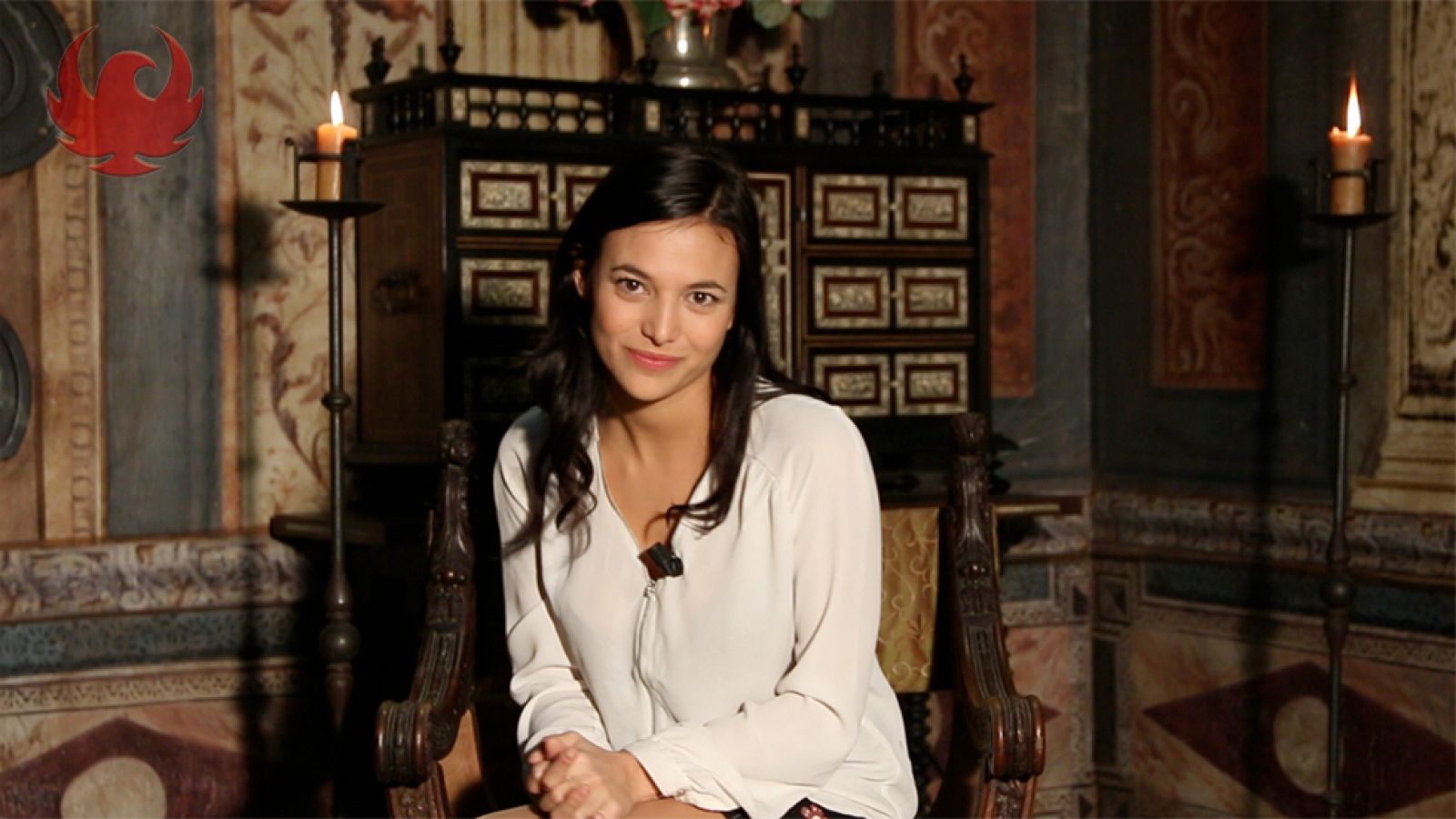 Águila Roja - Elisa Mouliaá saluda a los aguiluchos