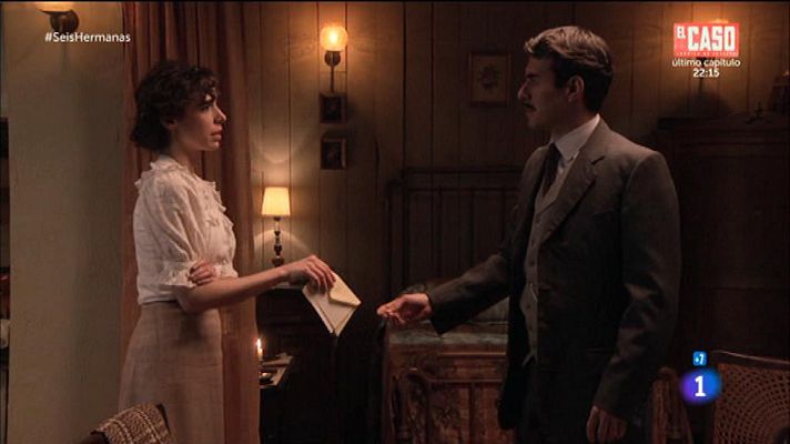 Seis hermanas - Celia le enseña a Velasco una carta personal de Aurora