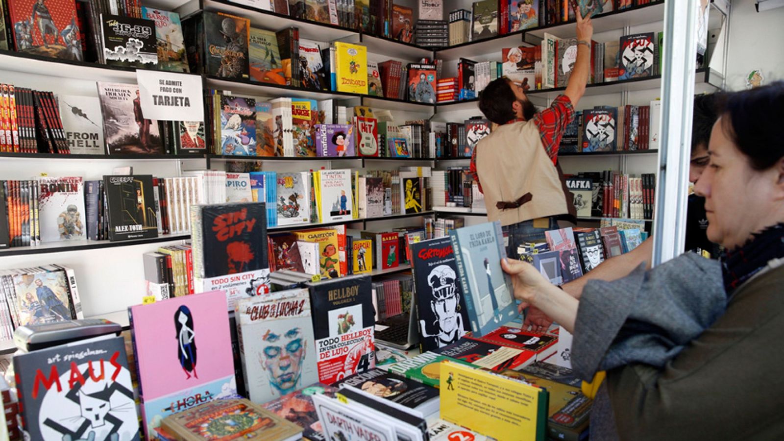 Portadas para todos los gustos en la Feria del Libro de Madrid