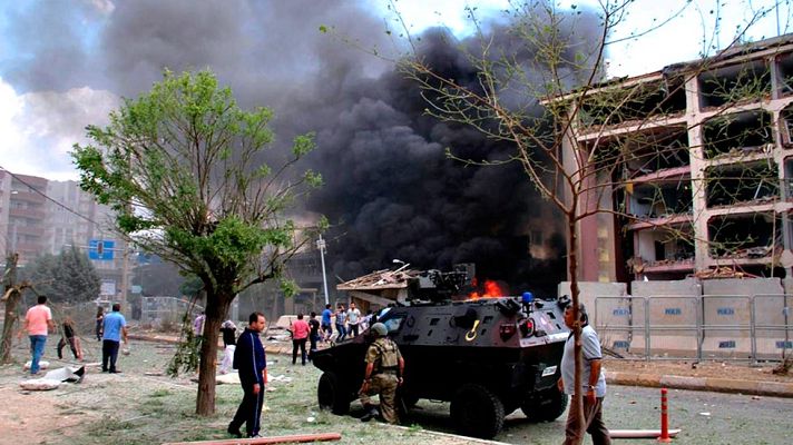 Telediario 1 - Un ataque con coche bomba mata a cinco personas en el sureste de Turquía