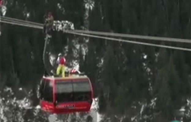 La 2 Noticias - Salto al vacío desde un funicular