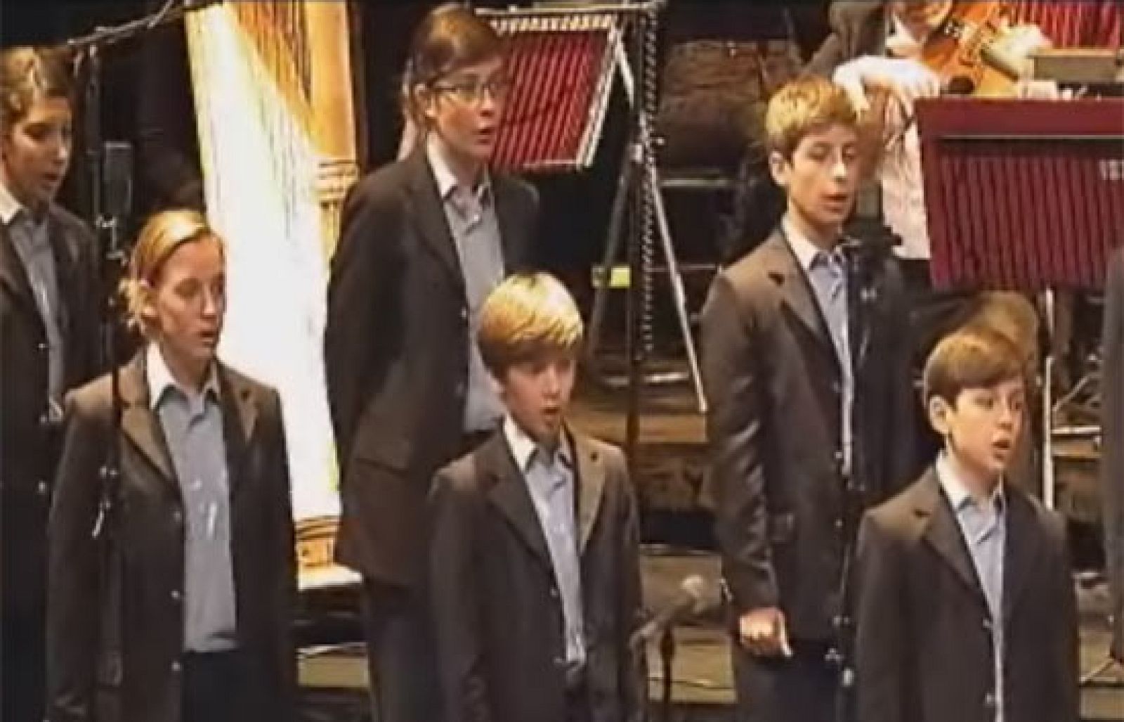 Noche 24 - Concierto benéfico de los Chicos del Coro - La noche en 24h | Ver