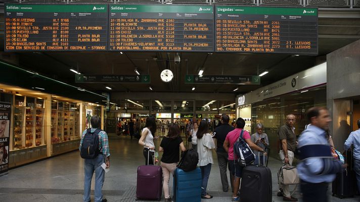 Telediario 1 - Renfe denuncia que no se cumplen los servicios mínimos de la huelga en Madrid y Valencia