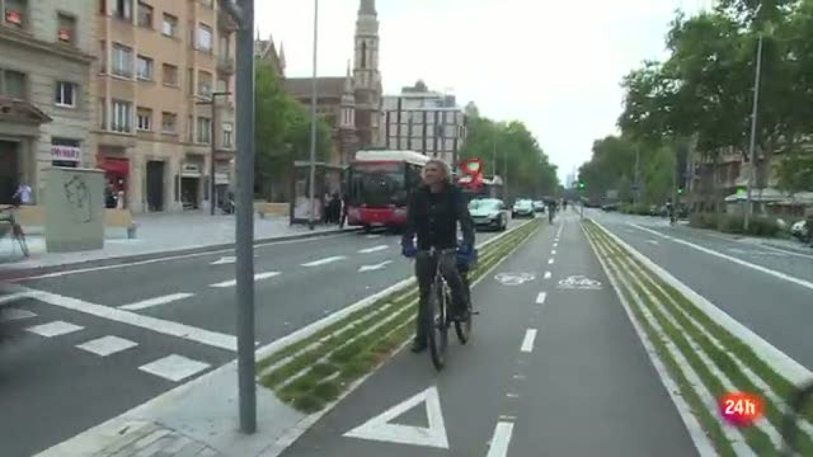Desde la 'Asociación Amics de la bici' piden una mejora en los carriles destinados a la bicicleta | Ver
