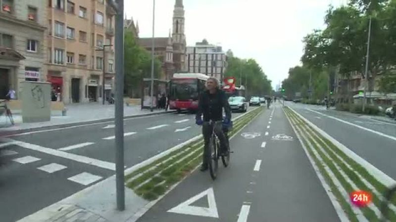 Desde la 'Asociación Amics de la bici' piden una mejora en los carriles destinados a la bicicleta | Ver