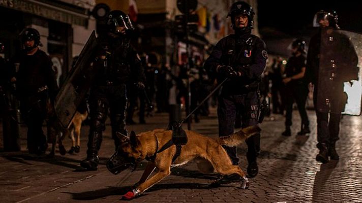 Telediario 1 - Ha comenzado el juicio contra diez de los implicados en los graves incidentes de este fin de semana en Marsella entre aficionados ingleses y rusos