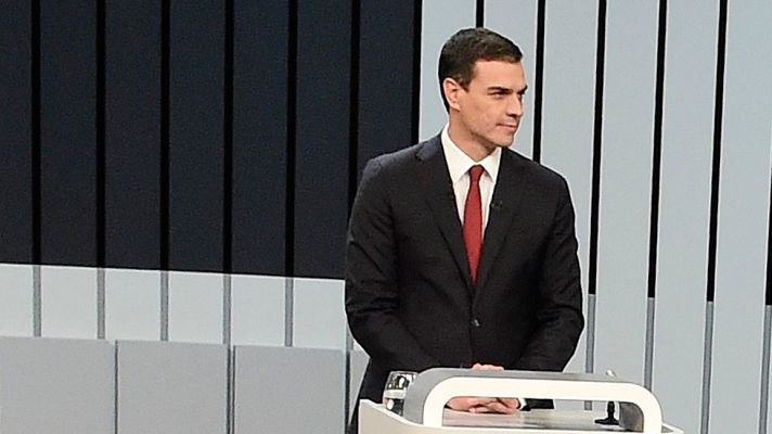 Especiales informativos - Iglesias a Sánchez: "Elija si quiere gobernar con nosotros o con el PP; se equivoca de adversario"