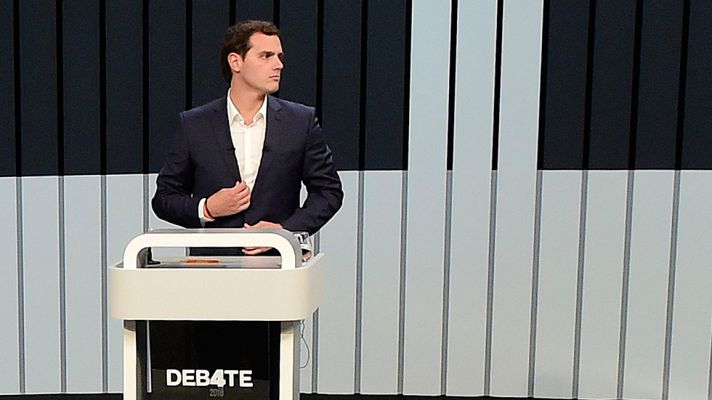 Especiales informativos - Rivera acusa al partido de Iglesias, Podemos, de "financiación inmoral"