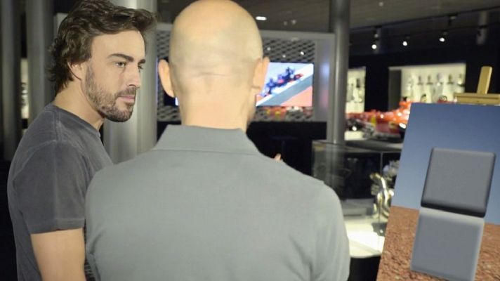 Desafía tu mente - Fernando Alonso: "El cuadrado de arriba es más oscuro"