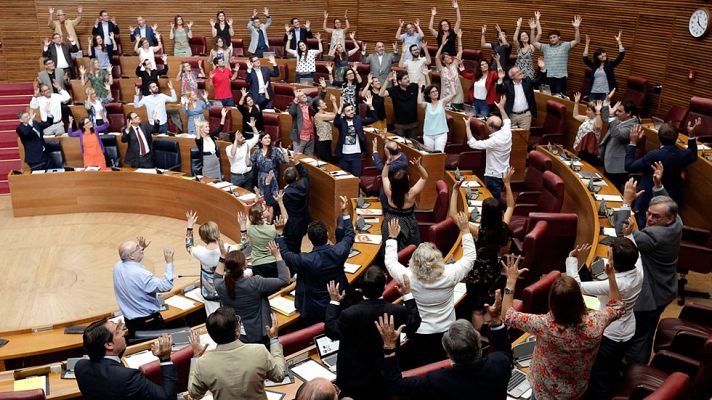 Telediario 1 - Hoy en España es el día de las lenguas de signos