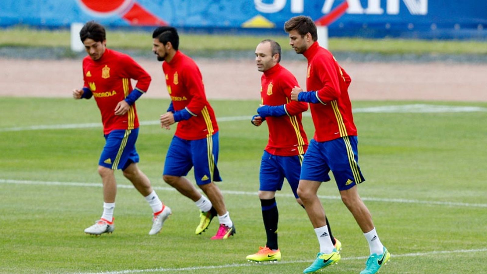 España ya está en Niza para enfrentarse a Turquía | Ver