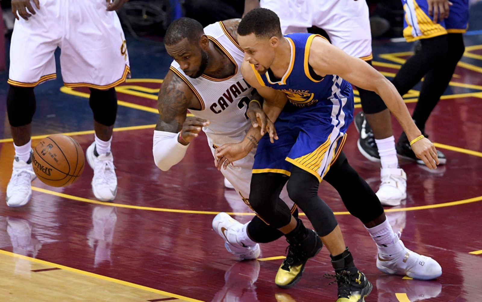 Un LeBron extraterrestre manda las finales NBA al séptimo partido - Informativo 24h | Ver