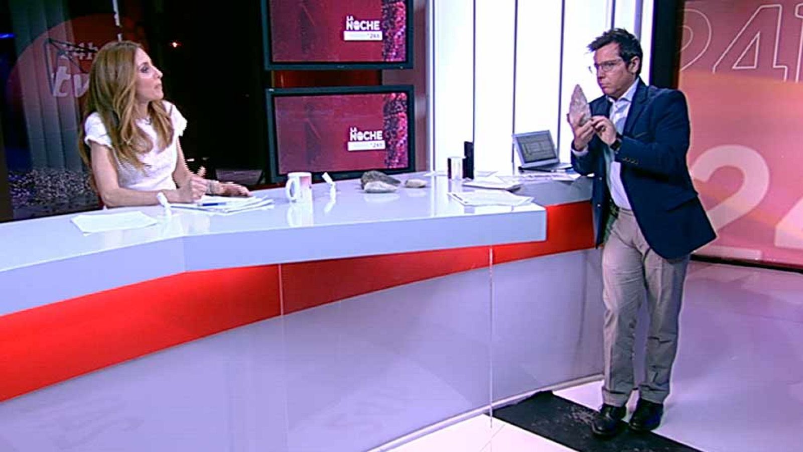 Barra Científica, con América Valenzuela. La Noche en 24. 16-06-16 | Ver