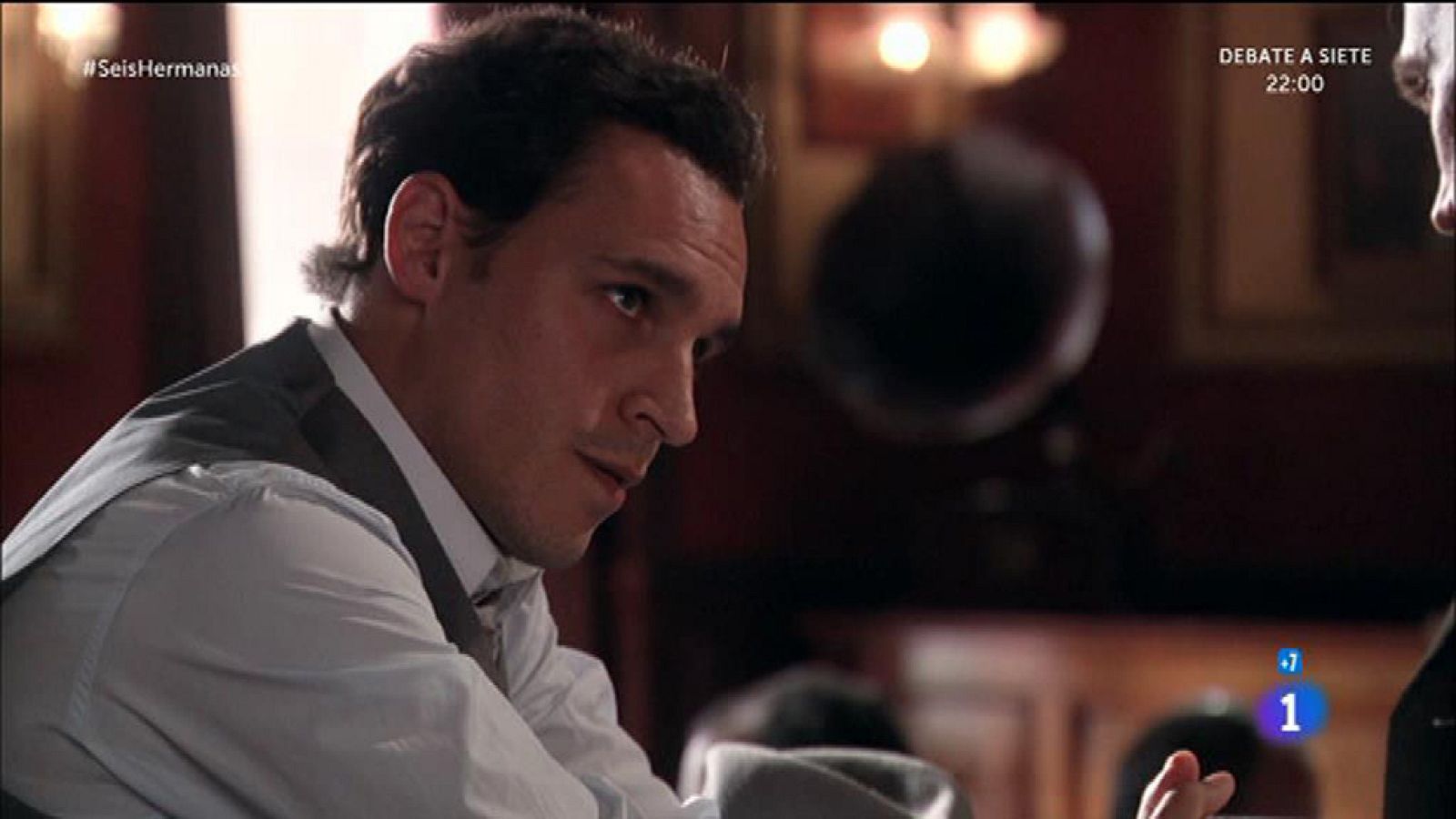 Seis Hermanas - Germán le suplica a Gabriel que vaya al bautizo de su hija