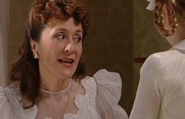 Amar en tiempos revueltos - La muerte de Enriqueta