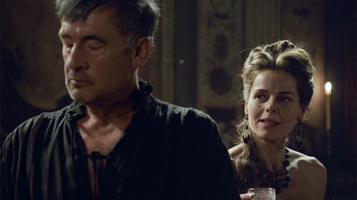 Águila Roja - Lucrecia le pide perdón al Comisario