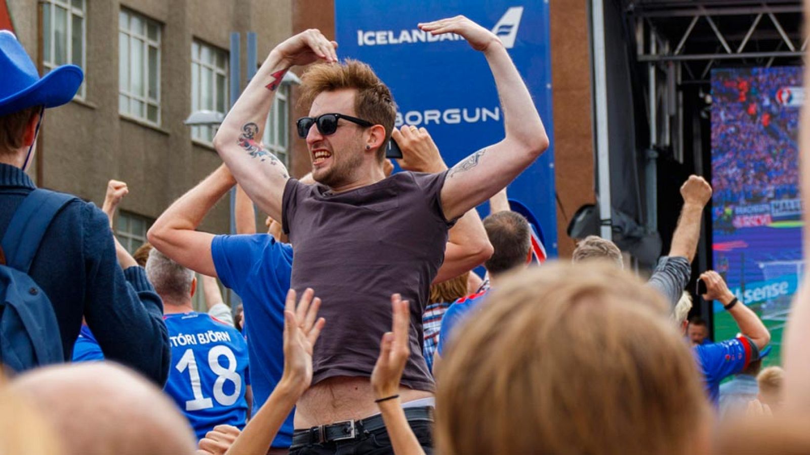 Islandia celebra a gritos su pase a octavos | Ver