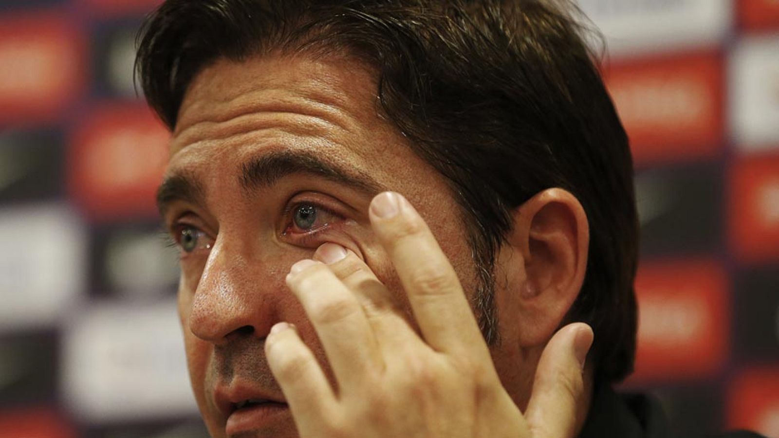 El FC Barcelona destituye a Xavi Pascual | Ver