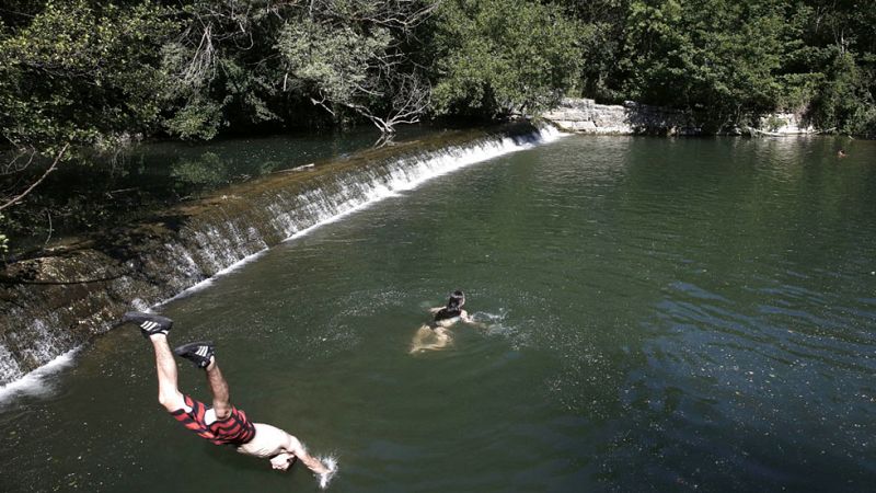 Poco nuboso en la Península y ascenso térmico en el norte y Baleares