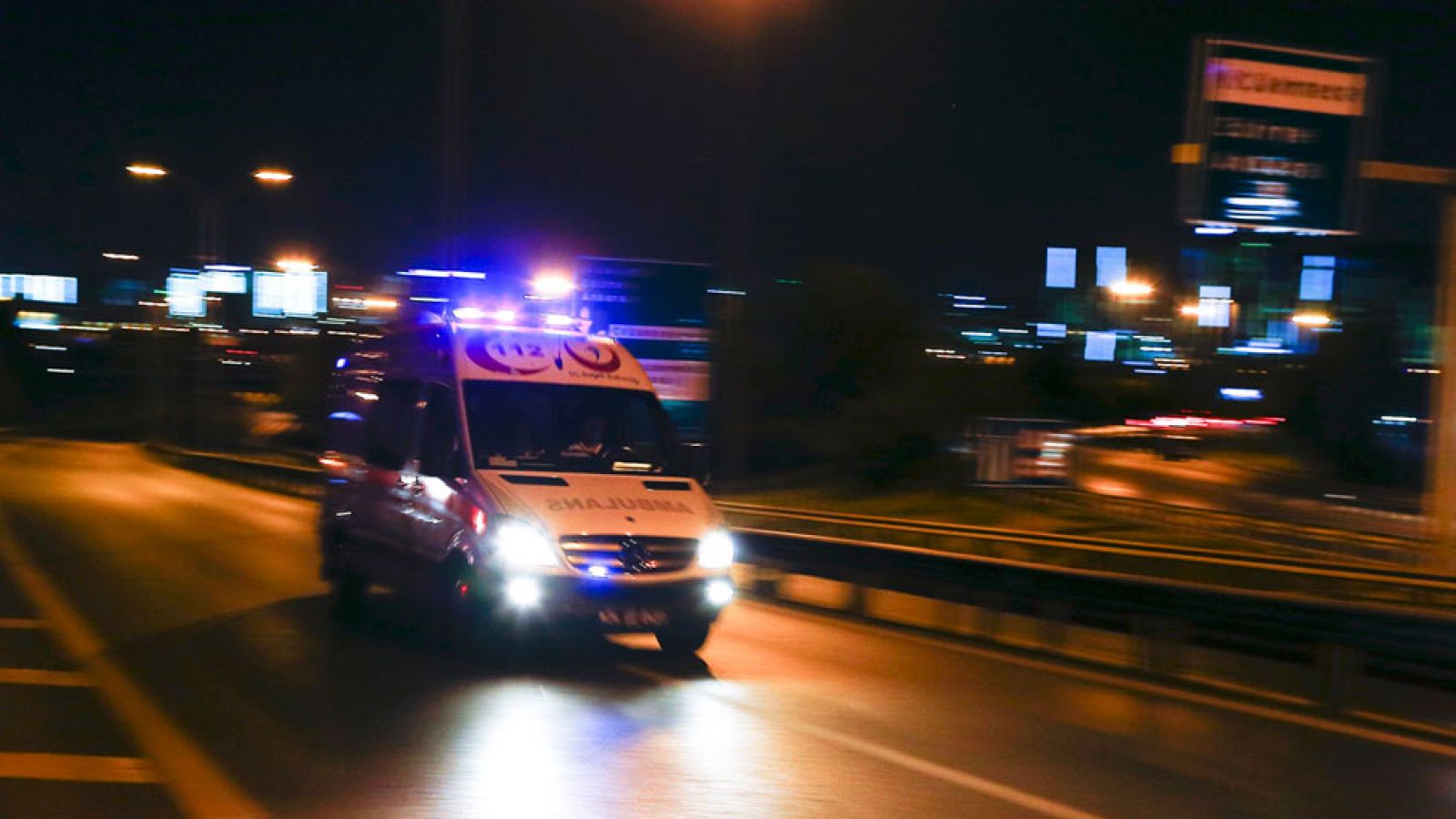 Al menos diez muertos en un ataque terrorista contra el aeropuerto internacional de Estambul