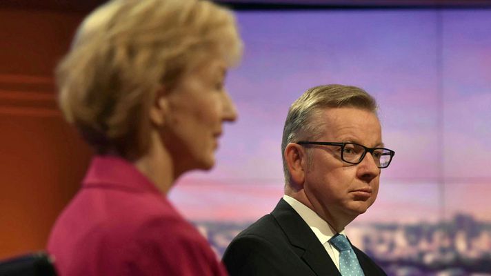 Telediario 1 - Los conservadores se preparan para la sucesión de Cameron