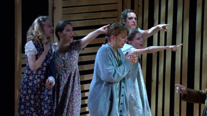 Telediario 1 - Las Brujas de Salem se estrena en Barcelona