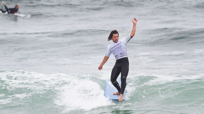Surf - Alberto Fernández, campeón de España de Longboard