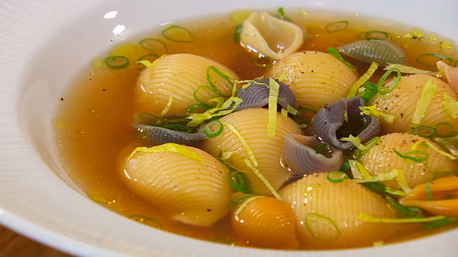 Torres en la cocina - Receta de conchas rellenas de mousse de pescado