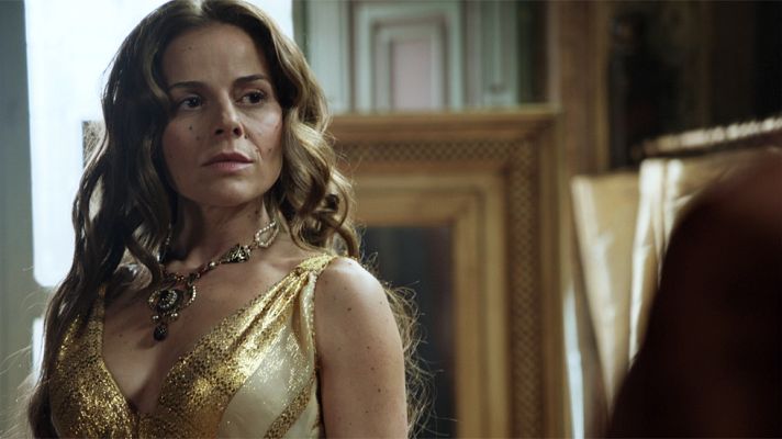 Águila Roja - Hernán cambia el vestuario de Lucrecia