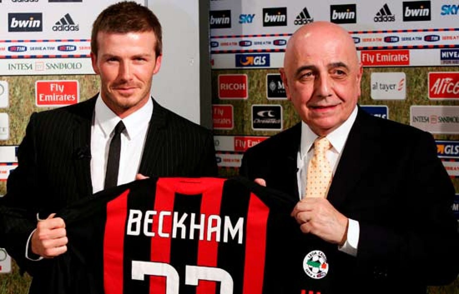 Beckham se presenta con el Milan | Ver