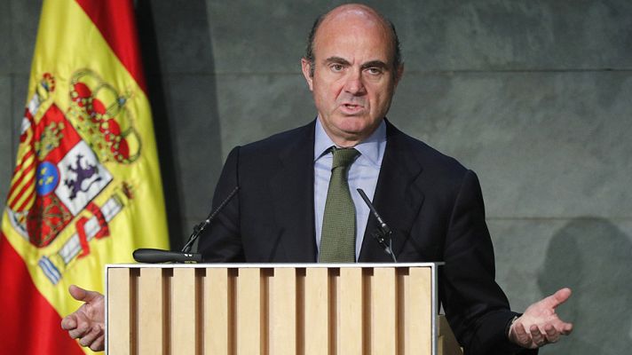 Telediario 1 - España no tomó "medidas efectivas" para reducir el déficit y Bruselas abre la vía a una multa
