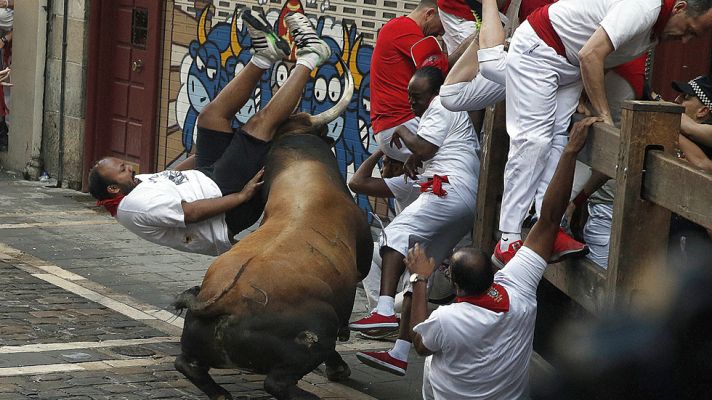San Fermín - Las imágenes más espectaculares del encierro Cebada Gago