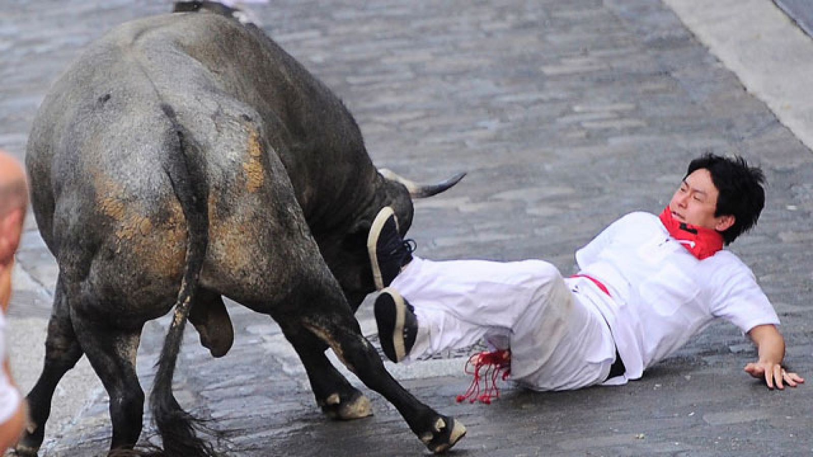 Vive San Fermín - Las imágenes más espectaculares del encierro de José Escolar | Ver