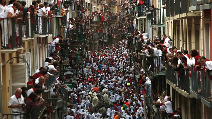 Telediario 1 - Pamplona dobla su población en Sanfermines hasta las 800.000 personas