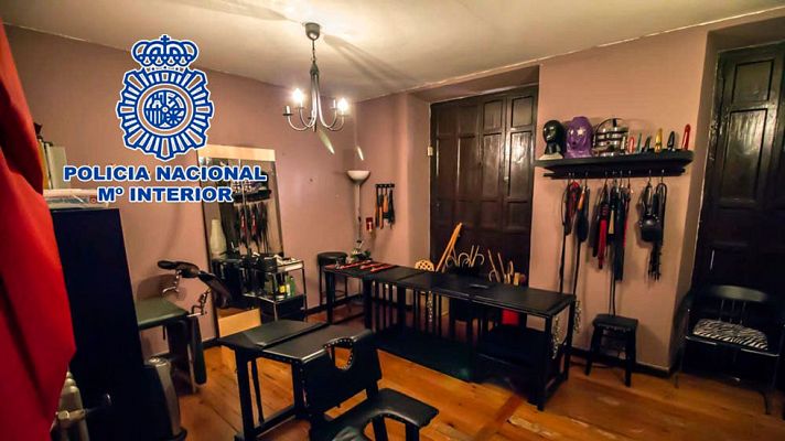 Telediario 1 - Desarticulan una red que explotaba a mujeres en Oviedo