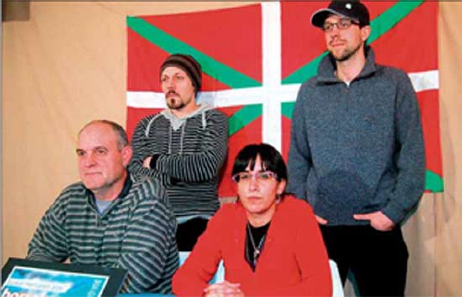 Diez personas anuncian en Gara que ingresan en ETA