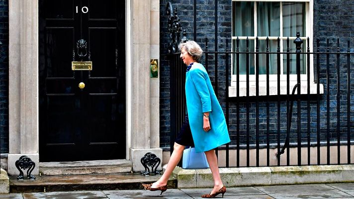 Telediario 1 - Theresa May, a un paso de convertirse en primera ministra británica